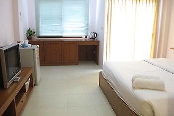 Somjai House Hotel Si Racha Buitenkant foto