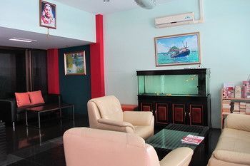 Somjai House Hotel Si Racha Buitenkant foto